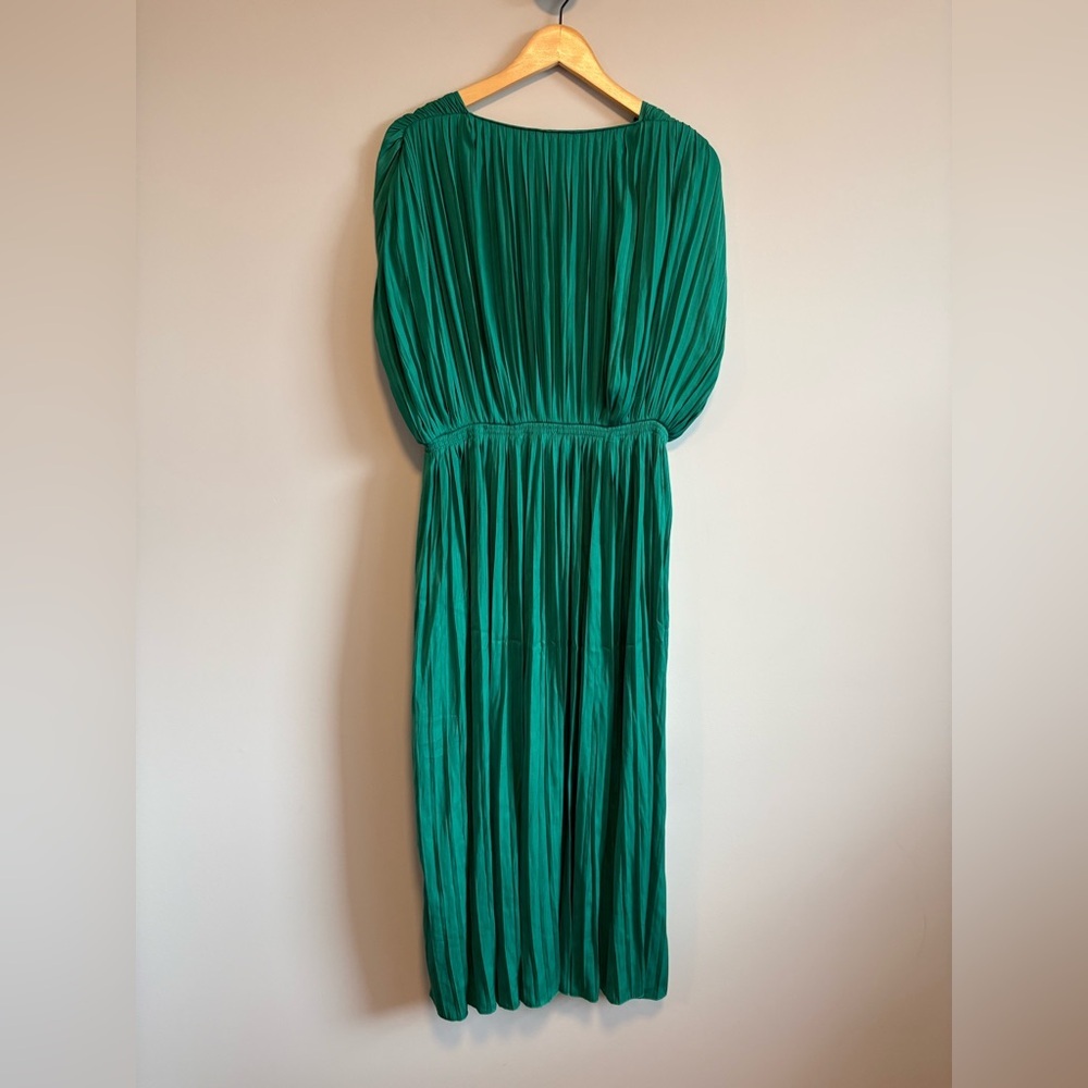 RW&CO. Emerald Green Pleated Maxi Dress - Picture 4 of 5